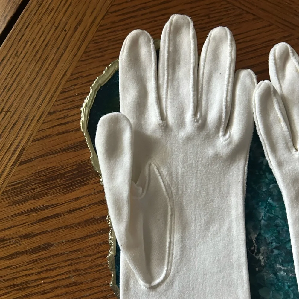 Vintage White 3/4 Length Gloves